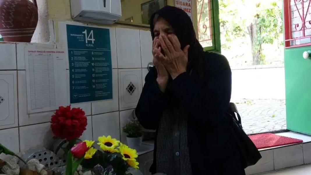 Isparta’da Pide Salonuna Giriş Yapan Müşteriler Mezara Dua Ediyor! 2